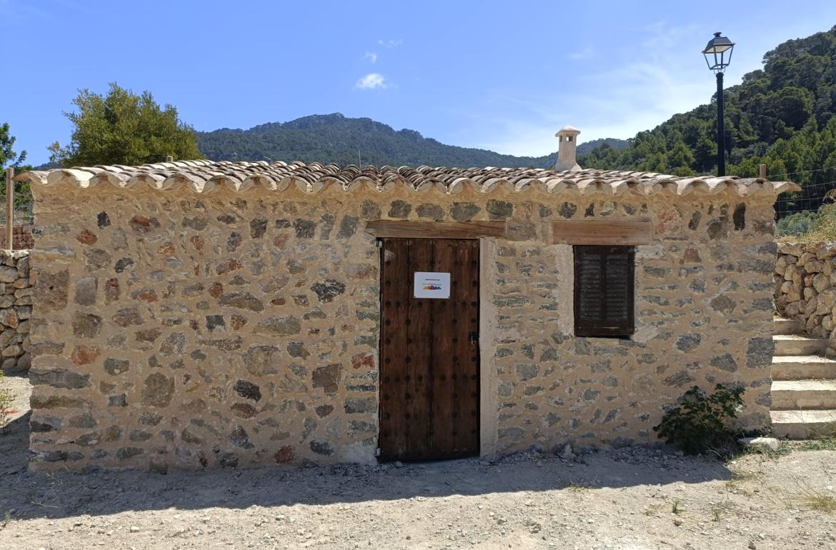 caseta del cementiri municipal